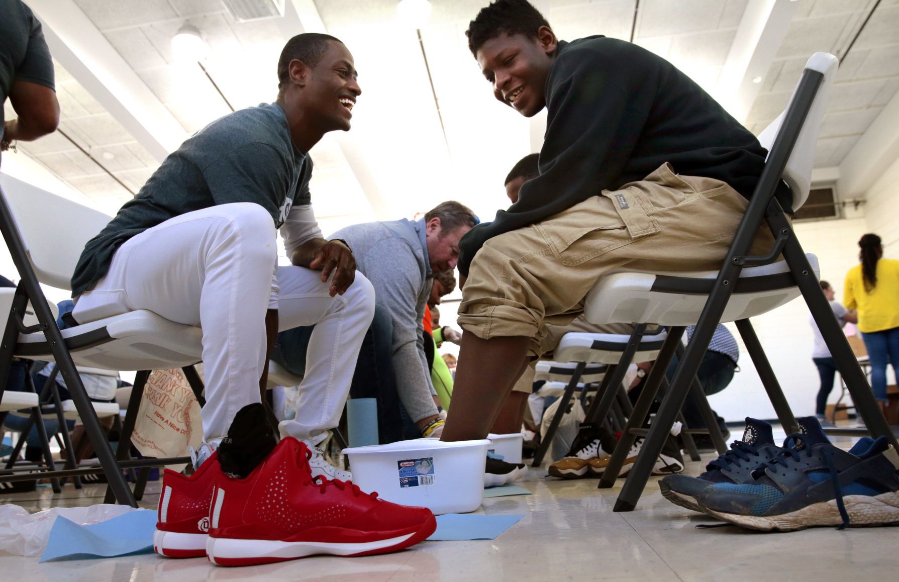 NFL's Desir gives back to St. Louis, one pair of shoes at a time